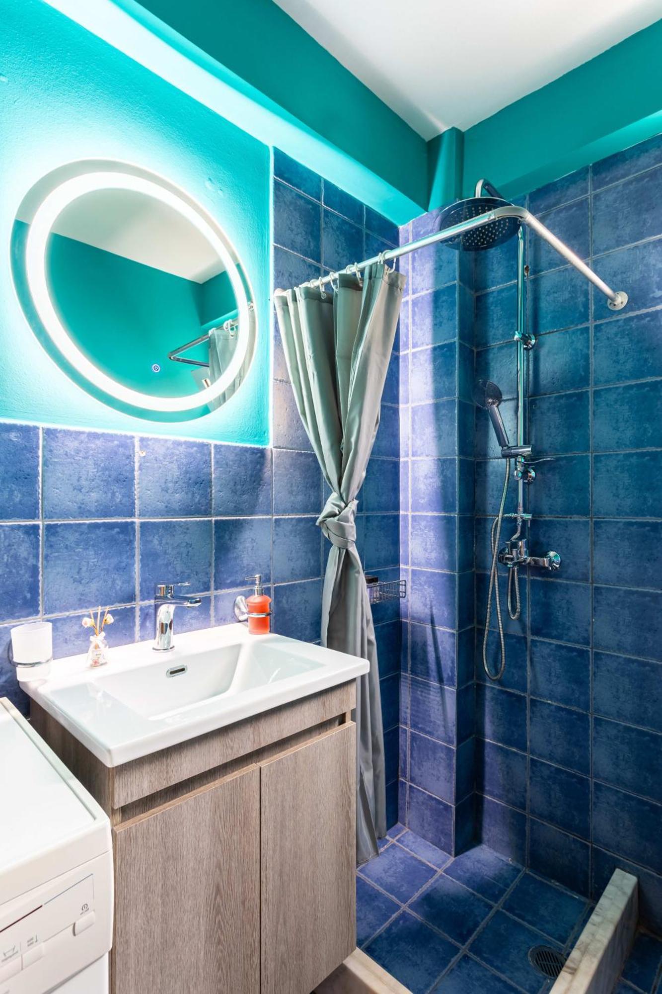Downtown Central Suite With Private Parking كالاماتا المظهر الخارجي الصورة